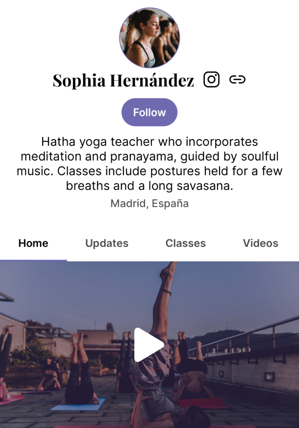 Teacher profile in the Happy Yogi app
